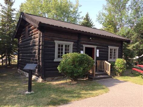A canadian log cabin with inspiring scandinavian style. Log Cabin Manufacturer from China- Check All Manufacturer