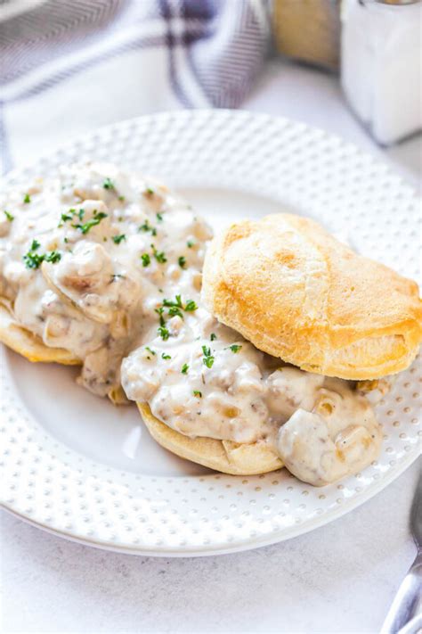 Homemade Sausage Gravy Recipe Perfect With Buttermilk Biscuits