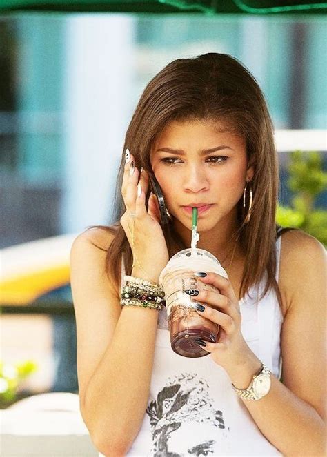 Zendaya Em Compromissos No Ritmo Celebrities Female Favorite