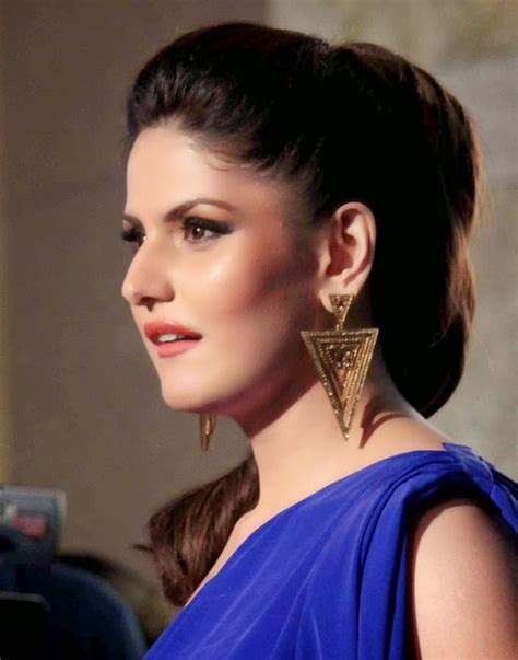mirchi stills zarine khan looks smoking hot in blue dress at gq men of the year awards 2013 in