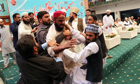 Sharif ridzuan & co., kuantana, pahanga, malaizija. Shoe thrown at Nawaz Sharif at Jamia Naeemia Lahore ...
