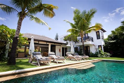 Stunning rice field and serenity balinese style villa in canggu. 20 Modern Balinese House Style ideas
