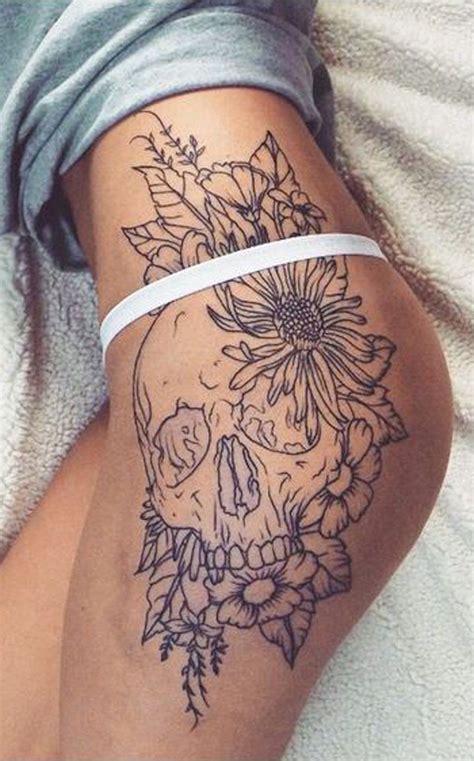 I fiori di ciliegio rappresentano uno dei soggetti più belli e delicati della tradizione giapponese, per un tattoo! 25 Incredible Hip Tattoos For Women Checkout & Get Inspired