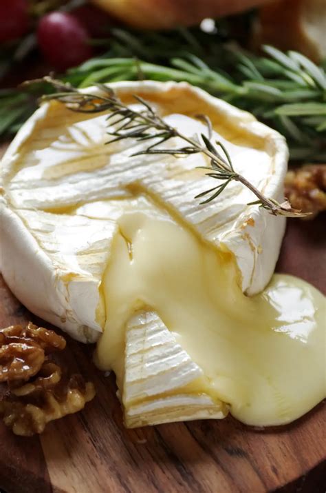 Easy Baked Brie With Honey And Maple Candied Walnuts The Forked Spoon