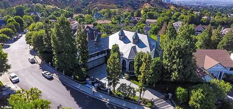 Dr Dre Puts His Luxurious Eight Bed 13 Bath Mansion On The Market For