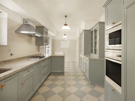 Galley Kitchen Ideas You Would Have Never Thought Of ... Small kitchens can be just as beautiful and functional as a big one, it just may take a little creativity and thinking out of the box to make your small kitchen a but if your kitchen is on the small side, you can get even more budget friendly ideas.