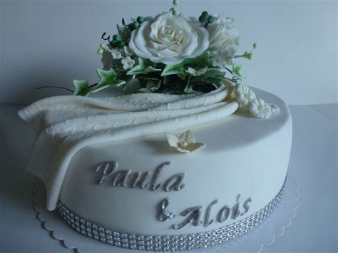 Die diamantene hochzeit, auch eiserne, steinerne oder kronjuwelenhochzeit genannt, ist der 60. Hochzeitstorte zur diamantenen Hochzeit Startbild