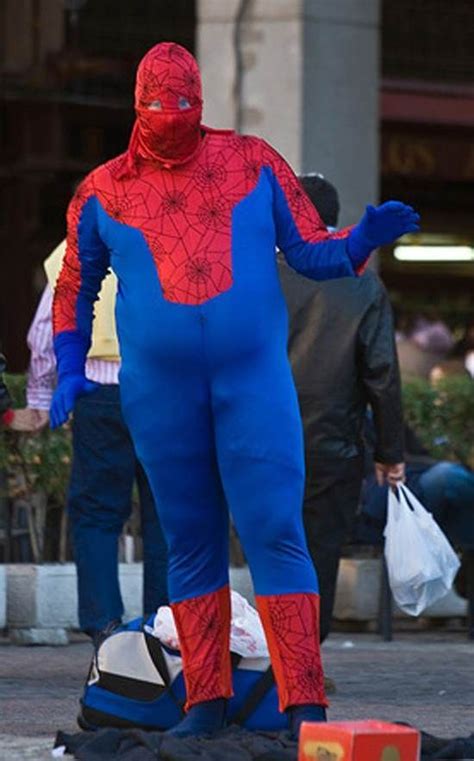 Cosplay Gone Wrong 30 Hilarious Cosplay Fails Cosplay Fail Bad Cosplay Spiderman Cosplay