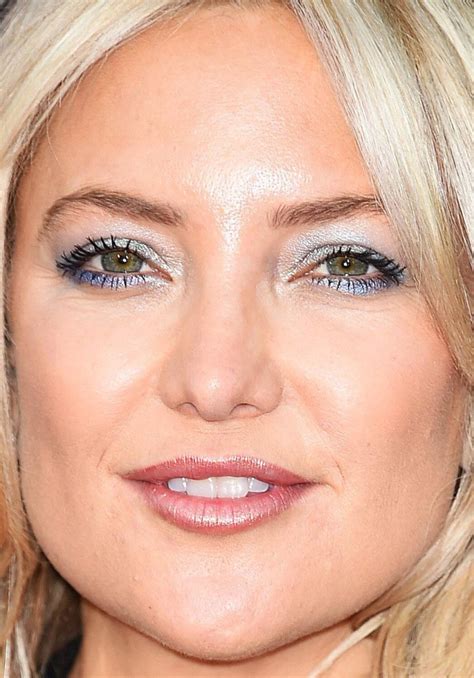 Close Up Of Kate Hudson At The Premiere Of Snatched Eye Makeup Celebrity Makeup Looks