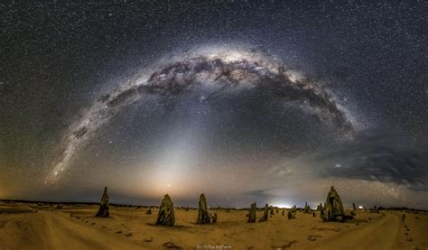 Milchstraße Und Zodiakallicht über Australischen Pinnacles Weltraumbild Des Tages