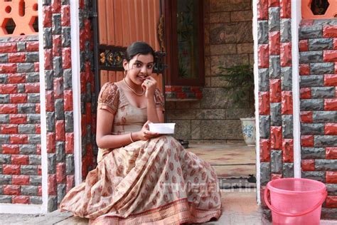Divya Nagesh Latest Hot Stills Actress Divya Nagesh Photo Gallery Cinindya