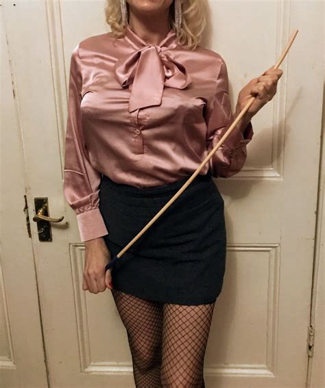Pin By Bogwopit Binder On Headmistress Fashion Mini Skirts Leather