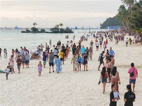 Tourists Visit Boracay In January