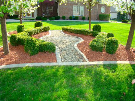 Red bricks are made of burnt clay or mixture of sand and lime. Red Brick Chips | Indianapolis Decorative Rock | McCarty Mulch