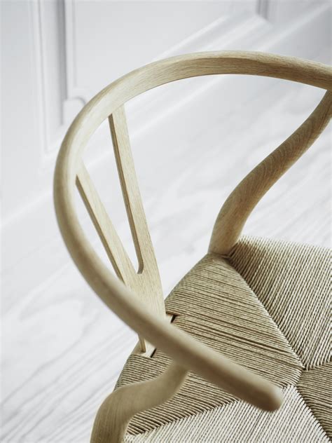 Dieser stuhl ist nicht nur cool, sondern auch sehr bequem zu sitzen! Carl Hansen & Son Wegner-Stuhl Y-Wishbone Chair CH 24 von ...