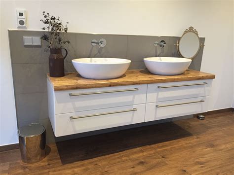 Schöne Bademöbel in Kombination aus alt und neu! #badezimmer #