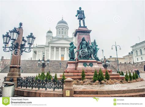 Helsingfors Domkyrka Och Monument Till Alexander Ii Finland