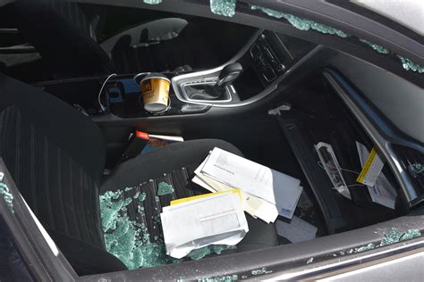 Cars Broken Into Outside Lincoln Gallery The Cardinal Times