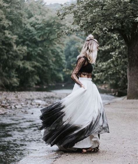 See more ideas about dip dye, fashion, clothes. Farbige Brautkleider - Wir treiben es bunt ~ Weird Wedding