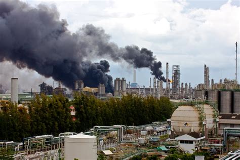 Romanias Biggest Oil Refinery Experiences Explosion Fire