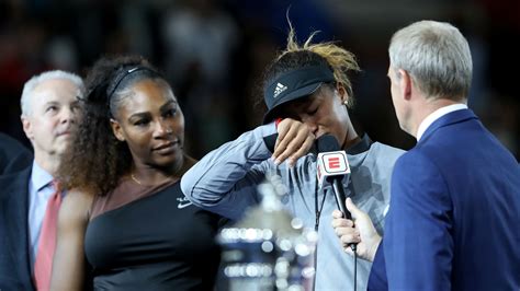 Finalde serena williams gibi bir efsaneyi yenerek şampiyon olan osaka, williams'ın yoğun çirkeflikleri karşısında ise, 20 yaşında olmasına rağmen olgunluğundan ve alçak gönüllülüğünden taviz vermedi. U.S. Open 2018: Naomi Osaka apologizes for defeating favorite Serena Williams | Tennis ...