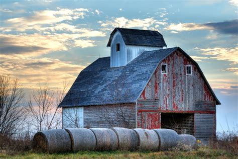 Book old hay barn, bakewell on tripadvisor: 12 More Photos Of Beautiful Old Barns In Iowa