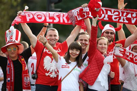 Międzynarodowa federacja piłki siatkowej odwołała zaplanowane na przełom maja i czerwca rozgrywki siatkarskiej ligi narodów kobiet i mężczyzn. Mistrzostwa Świata w Piłce Siatkowej Mężczyzn / Volleyball ...