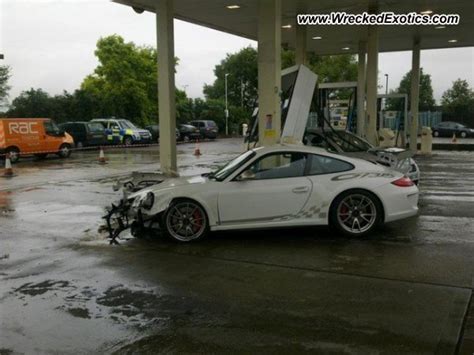 Porsche 911 Gt3 Rs Wrecked Milan Italia