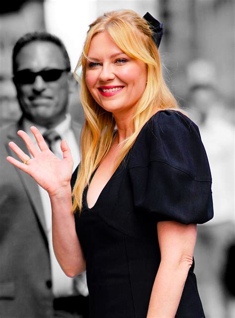 Kirsten Dunst Is Making A Case For Curtain Bangs This Fall R29