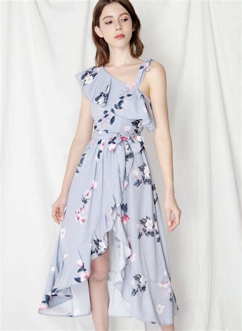 style guide how to wear a floral dress during spring and summer on dear fashion style