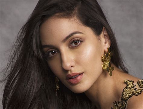 Nora fatehi is a canadian dancer, model, actress, and singer who is best known for her work in the indian film industry. Nora Fatehi's jaw dropping 'impromptu' belly dancing video - Bollywood Dhamaka