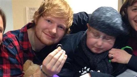 Nobel Ed Sheeran Verlobt Sich Für Den Guten Zweck Promiflashde