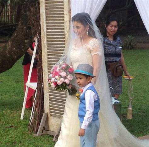 After a failed marriage to former south border vocalist brix ferraris, amy fought, as another cliché goes, tooth and nail to have that union dissolved?legally?and got an annulment only a few. Amy Perez and Carlo Castillo Wedding Photos Released Online - Philippine News