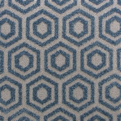 Patterned carpets are luxurious, dramatic and stylish - yonohomedesign.com