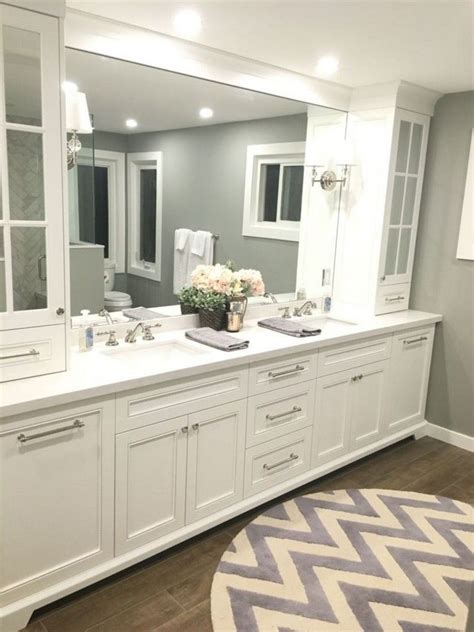 44 Remakable Guest Bathroom Makeover Ideas On A Budget White Vanity