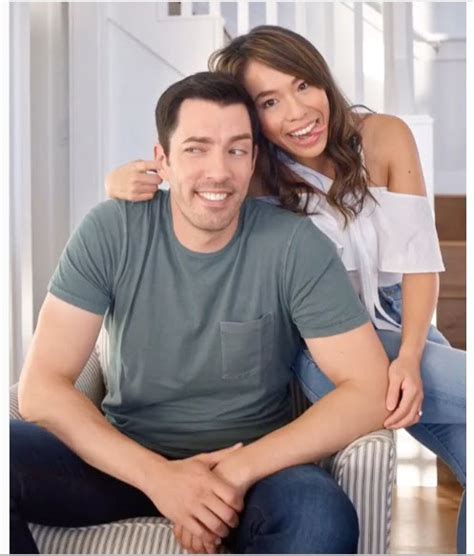 Property brothers' jd scott recently got married in untraditional halloween wedding to his fiancée annalee belle dunn and took her last name. Property Bros. Drew Scott's Wife Linda Phan (Bio, Wiki)