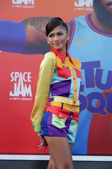 Zendaya And Maddie Ziegler Premiere Space Jam A New Legacy Beautifulballad