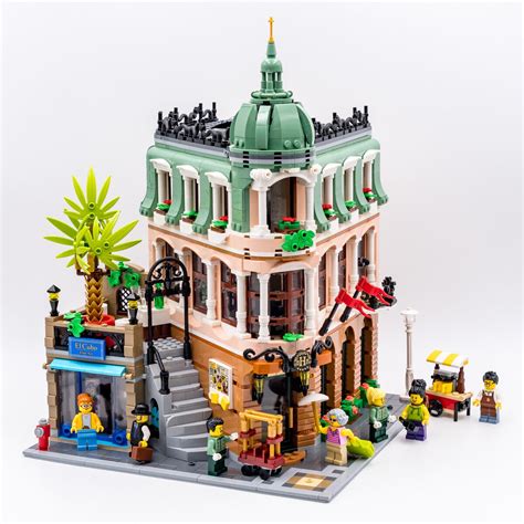 Review Lego 10297 Boutique Hotel Modular 2022 Hellobricks
