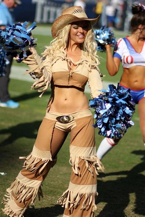 Tennessee Titans Cheerleader Captain Tandra Was Selected For The Pro Bowl Last Season Last