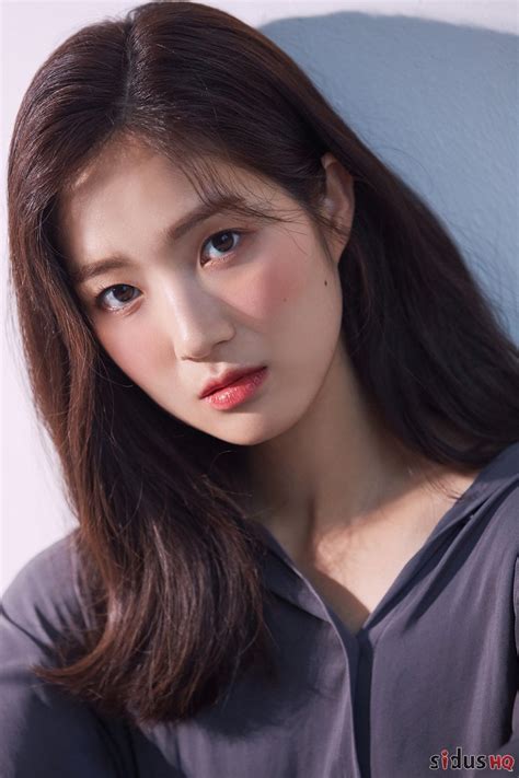 Kim Hye Yoon Shows Her Many Sides In New Profile Photos Kpophit