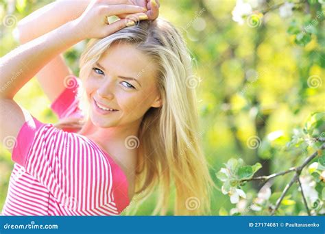 Young Girl Posing Outdoors Closeup Stock Image Image Of Look Confident 27174081