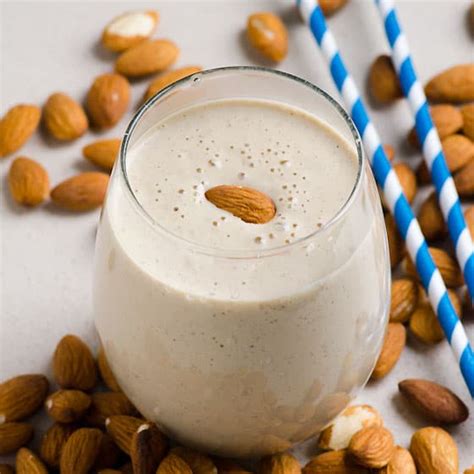 Almond Breakfast Smoothie Ifoodreal