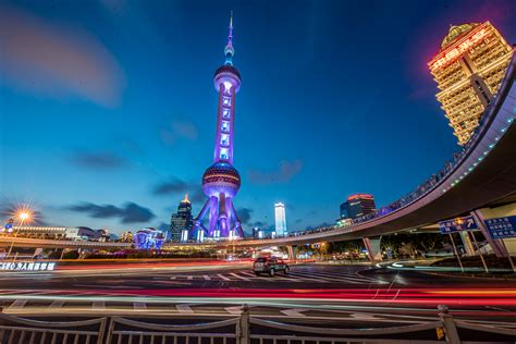 It is set up with a total of 28 stations. Lujiazui Traffic Circle, China