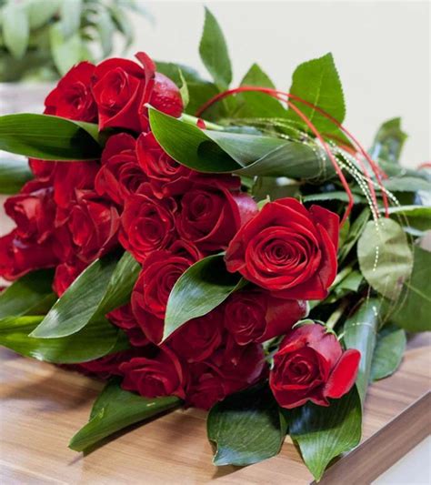 Gulab flower image and wallpapers download rose flower hd rose. गुलाब की पंखुड़ियों के फायदे और नुकसान - Rose Petals ...