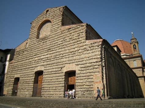 Sie finanzierten das bauwerk, ließen es von brunelleschi und michelangelo ausschmücken und wurden am ende hier begraben. Basilica di San Lorenzo di Firenze, Florenz: Bilder
