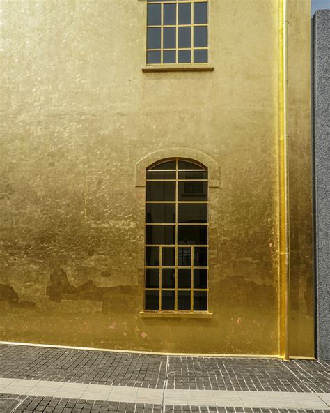 Gold House Pictures Download Free Images On Unsplash