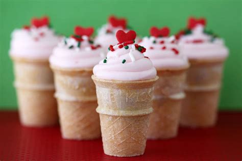 See more ideas about ice cream, desserts, cream. 9 Easy Christmas Cupcakes & Recipes 2017 - Best Christmas ...