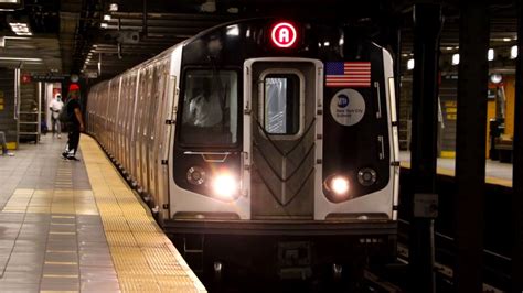 Mta New York City Subway Alstom And Siemens R160 A Trains 14th Street