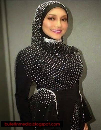 This is my second blog after my personal blog. (4 Gambar) Gaya Hijab Terkini Ziana Zain Yang Sungguh ...