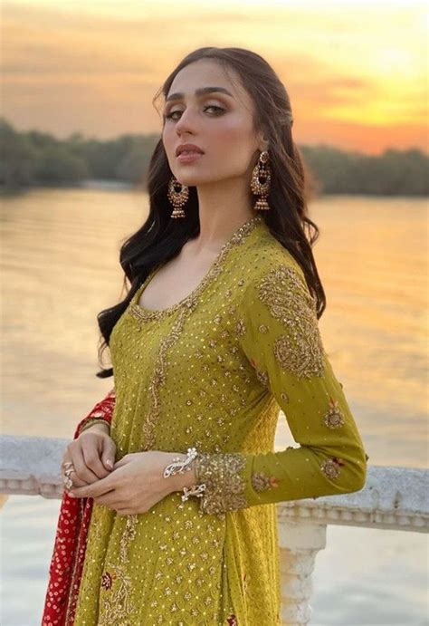 Pin By Zai Noor🦄 On Pakistani Divas Fancy Dress Design Pakistani
